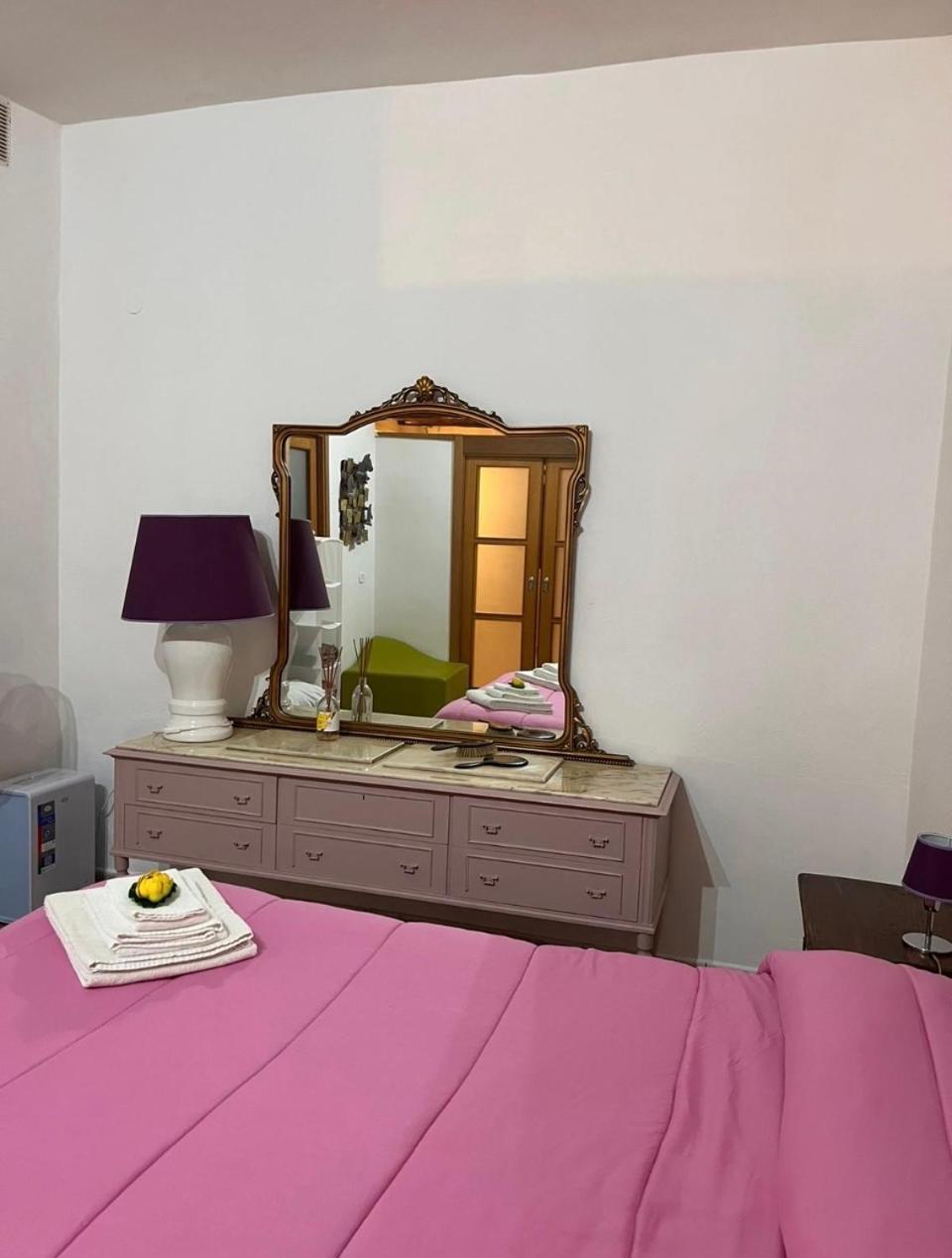Mini-Flat Toledo Apartment Naples Exterior photo