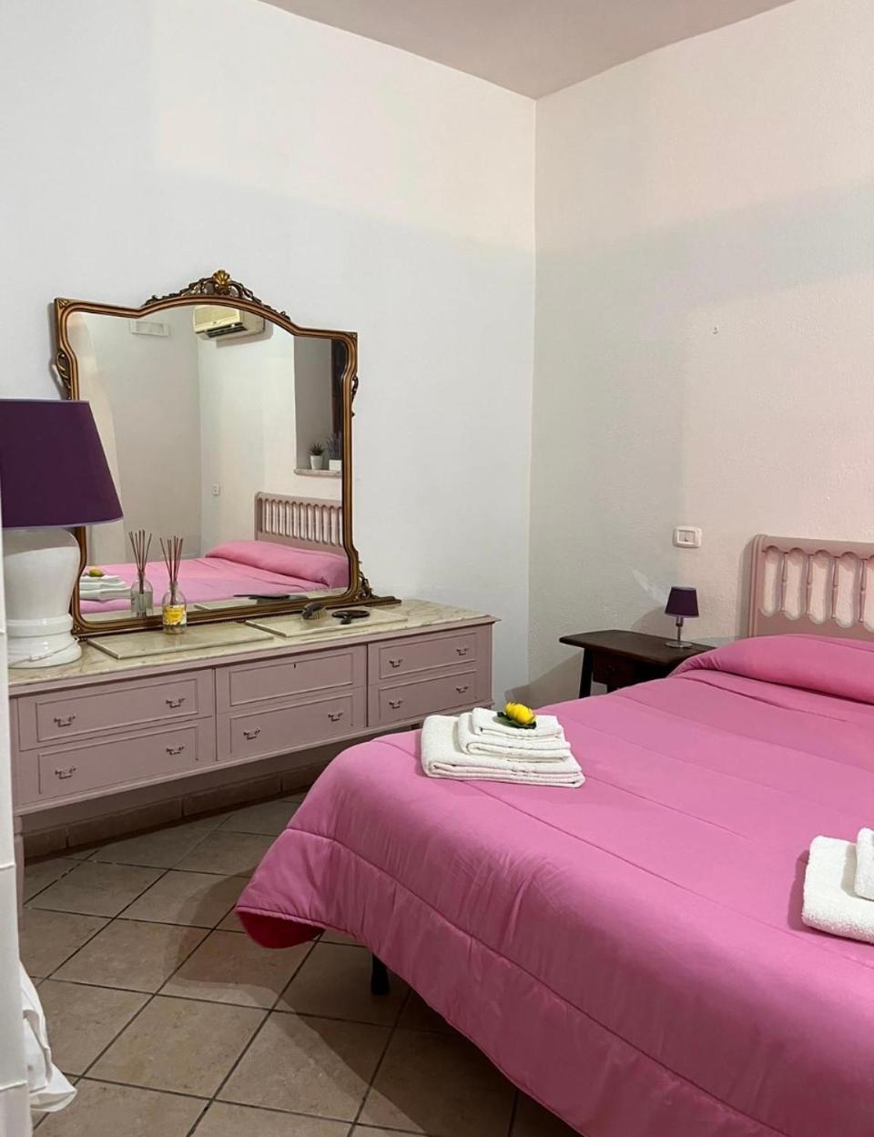 Mini-Flat Toledo Apartment Naples Exterior photo